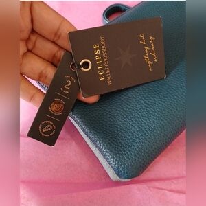 Eclipse Teal Wallet Crossbody